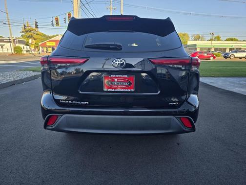 2022 Toyota Highlander L