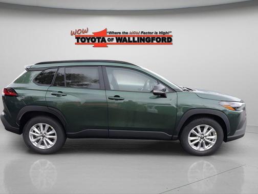 06x5 2026 Toyota Corolla Cross LE