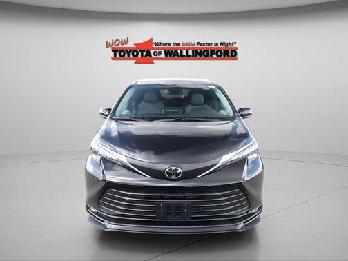 Midnight Black Metallic 2026 Toyota Sienna XLE