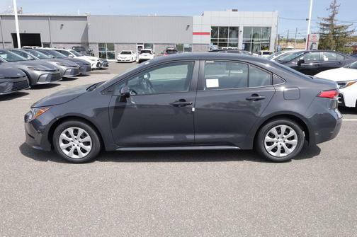 01l7 2026 Toyota Corolla LE