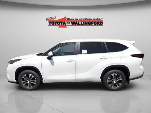 Pearl 2026 Toyota Highlander XLE
