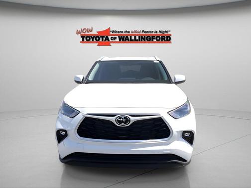 Pearl 2026 Toyota Highlander XLE
