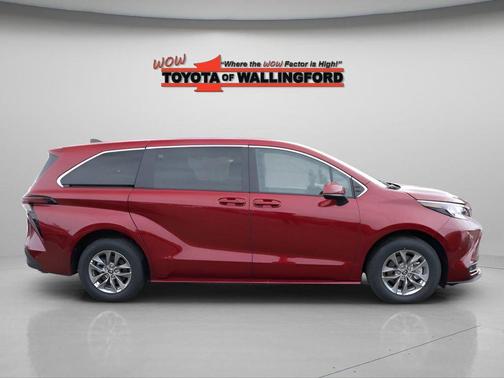 2026 Toyota Sienna LE