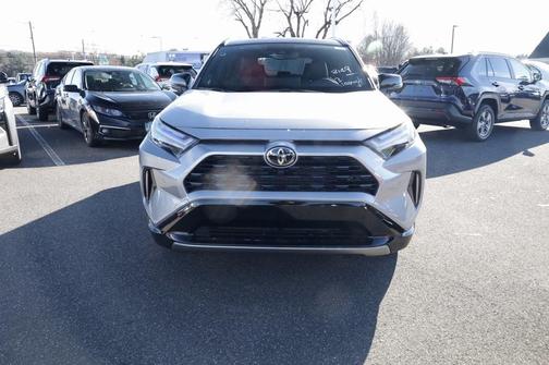 2025 Toyota RAV4 Hybrid SE