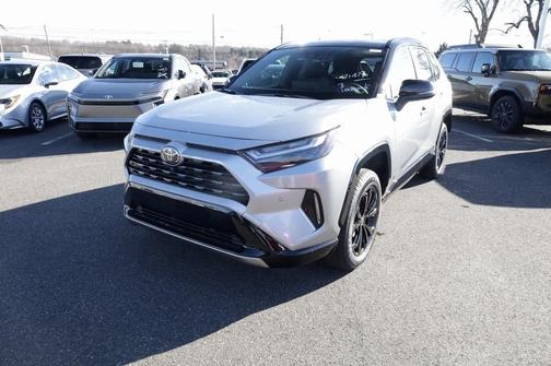 2025 Toyota RAV4 Hybrid SE