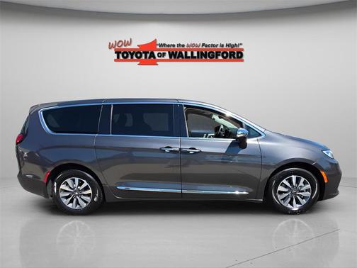 2023 Chrysler Pacifica Hybrid Limited