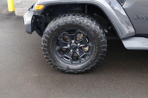 Granite Crystal Metallic Clearcoat 2021 Jeep Gladiator Willys 4x4