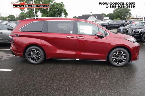 2025 Toyota Sienna Platinum 7 Passenger