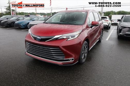 2025 Toyota Sienna Platinum 7 Passenger