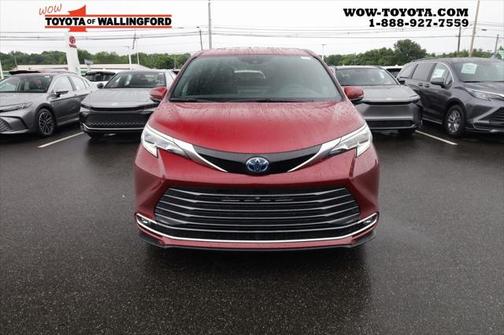 2025 Toyota Sienna Platinum 7 Passenger