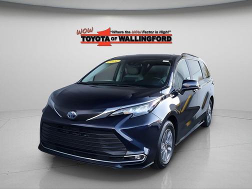 2024 Toyota Sienna XLE