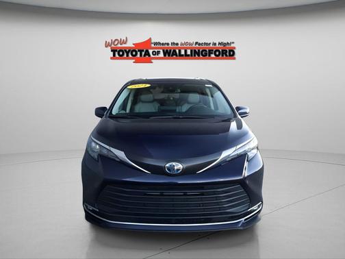 2024 Toyota Sienna XLE