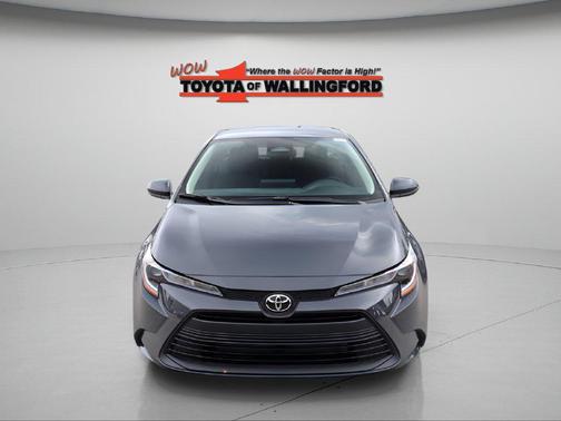 01l7 2027 Toyota Corolla LE