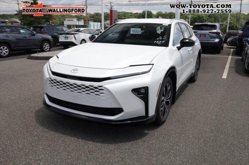 2025 Toyota Crown Signia XLE