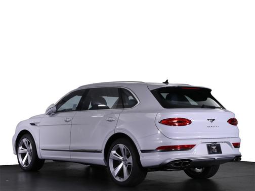 2024 Bentley Bentayga EWB V8