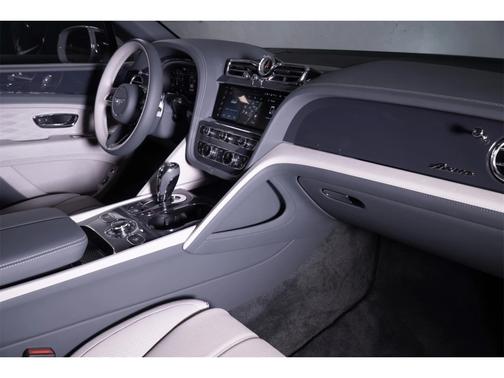 2025 Bentley Bentayga EWB Azure V8