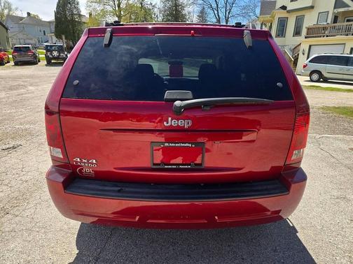 Inferno Red Crystal Pearlcoat 2010 Jeep Grand Cherokee Laredo
