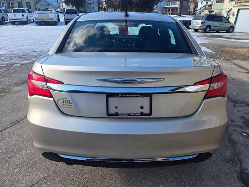 2013 Chrysler 200 Limited