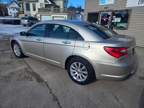 2013 Chrysler 200 Limited