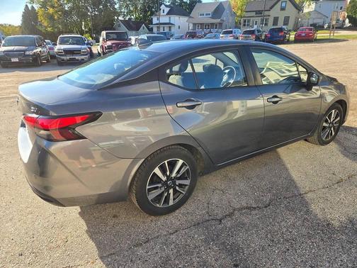2021 Nissan Versa 1.6 SV