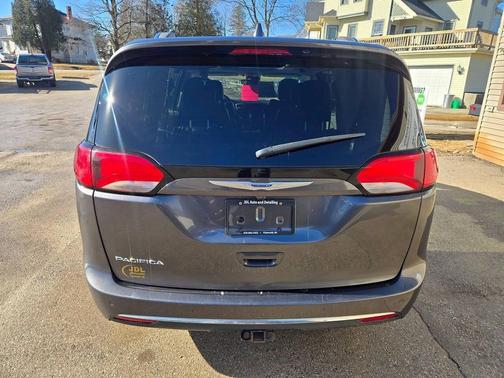 2018 Chrysler Pacifica Touring-L Plus