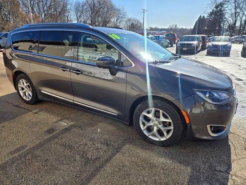 2018 Chrysler Pacifica Touring-L Plus