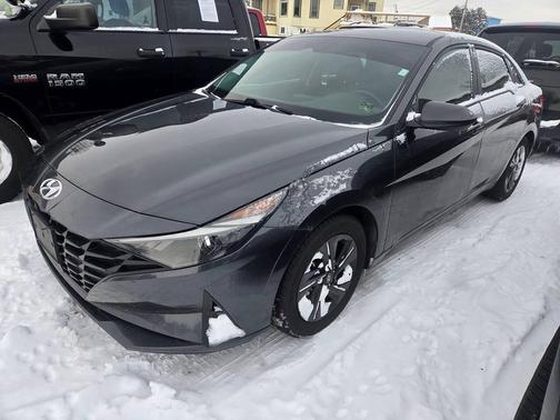 2021 Hyundai ELANTRA SEL