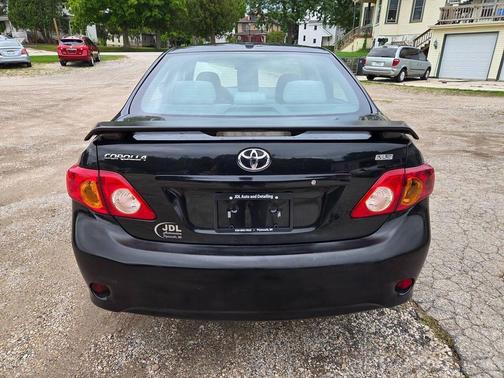 Magnetic Gray Metallic 2009 Toyota Corolla XLE