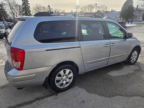 2007 Hyundai Entourage GLS