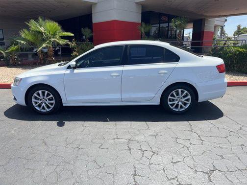 2014 Volkswagen Jetta Auto SE w/Connectivity