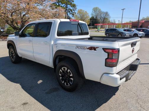 Glacier White 2024 Nissan Frontier PRO-4X