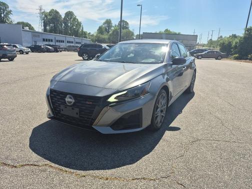 Gun Metallic 2023 Nissan Altima SR VC-Turbo FWD