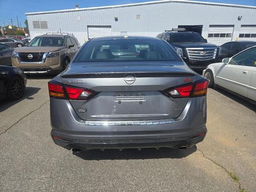 Gun Metallic 2023 Nissan Altima SR VC-Turbo FWD