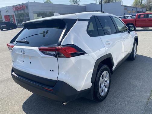 Ice Cap 2025 Toyota RAV4 LE