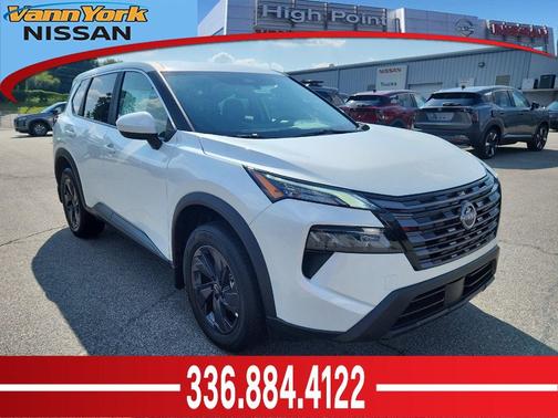 Everest Wht Prl 2026 Nissan Rogue SV