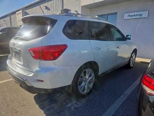 2018 Nissan Pathfinder Platinum