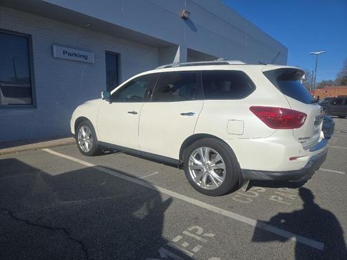 2018 Nissan Pathfinder Platinum