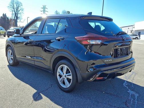 2024 Nissan Kicks S