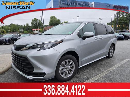 Celestial Silver Metallic 2025 Toyota Sienna LE