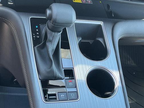 Celestial Silver Metallic 2025 Toyota Sienna LE