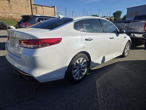 Snow White Pearl 2018 Kia Optima EX