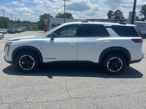 EVEREST WHT PRL 2026 Nissan Pathfinder Rock Creek