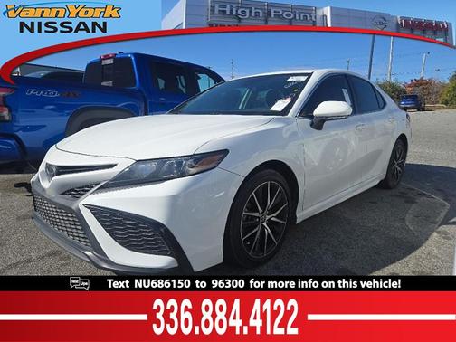 2022 Toyota Camry SE