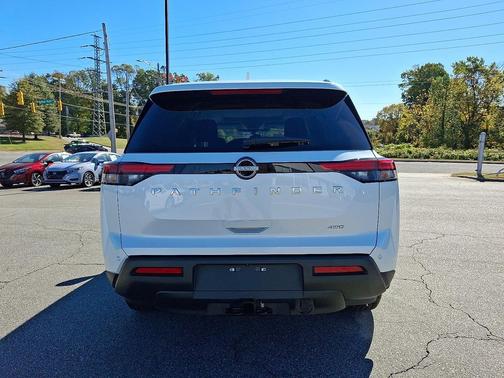 2025 Nissan Pathfinder SV 4WD