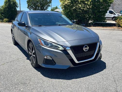 Super Black 2021 Nissan Altima SR FWD