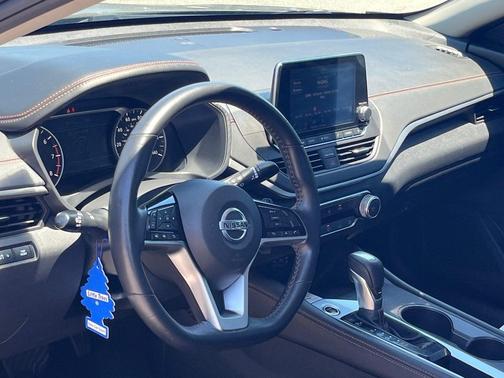 Super Black 2021 Nissan Altima SR FWD