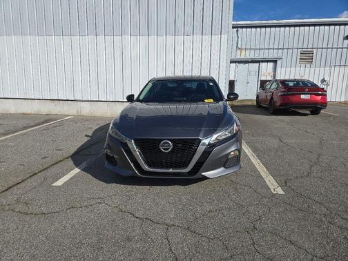 Super Black 2021 Nissan Altima SR FWD