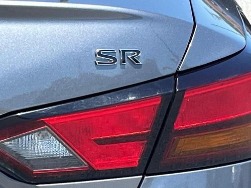 Super Black 2021 Nissan Altima SR FWD