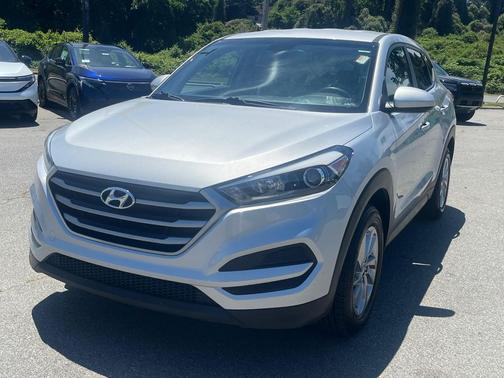 Molten Silver 2018 Hyundai TUCSON SE