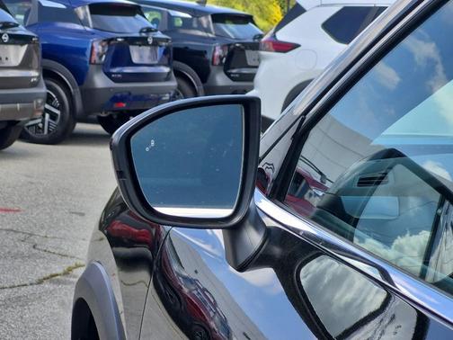 SUPER BLK 2026 Nissan Pathfinder SV